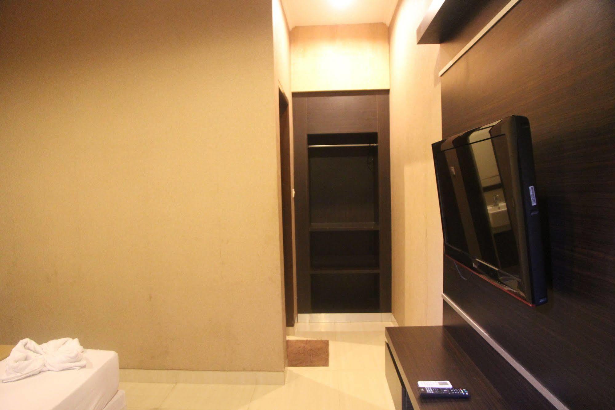 Hotel Bumi Aditya Senggigi Exterior photo