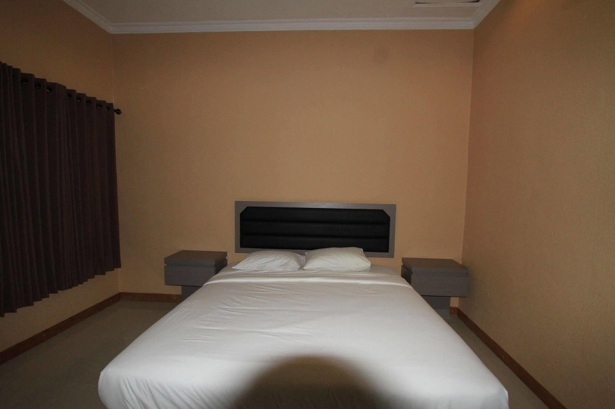 Hotel Bumi Aditya Senggigi Exterior photo