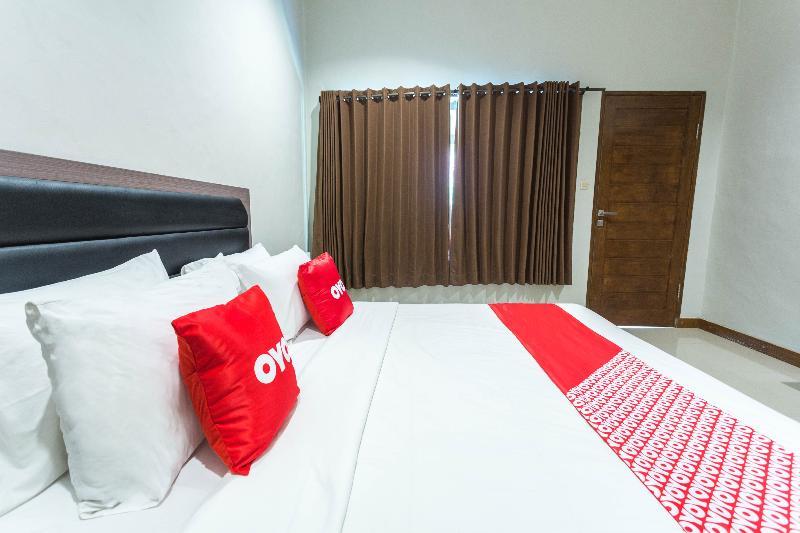 Hotel Bumi Aditya Senggigi Exterior photo